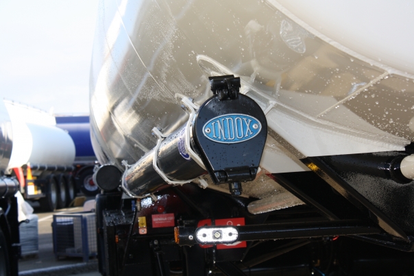 Бензовоз полуприцеп Indox, алюминиевый