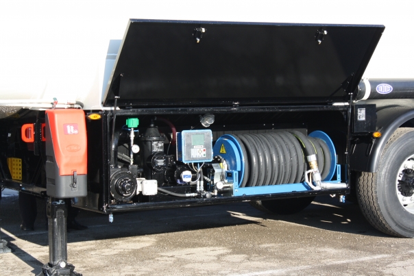 Бензовоз-паливозаправник Indox