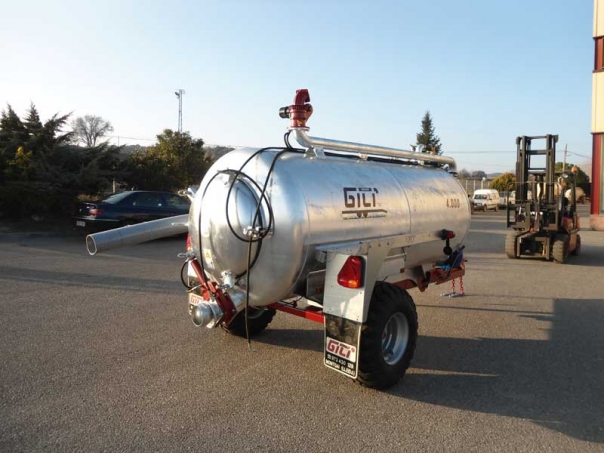 Причіп-цистерна одновісний Gili