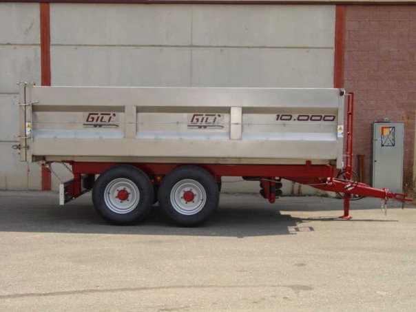 Two-axle trailer with stainless steel Gili
