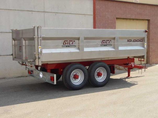Two-axle trailer with stainless steel Gili