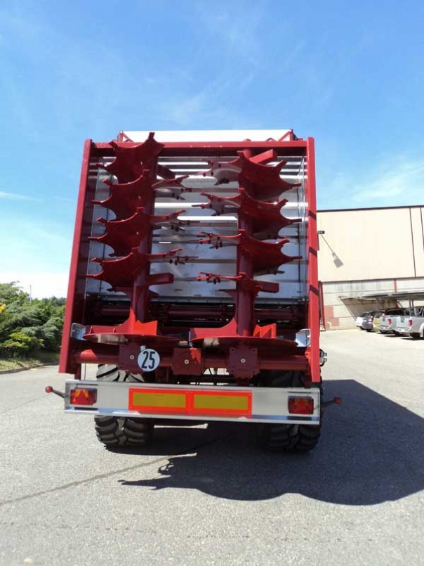 Two-axle spreader Gili