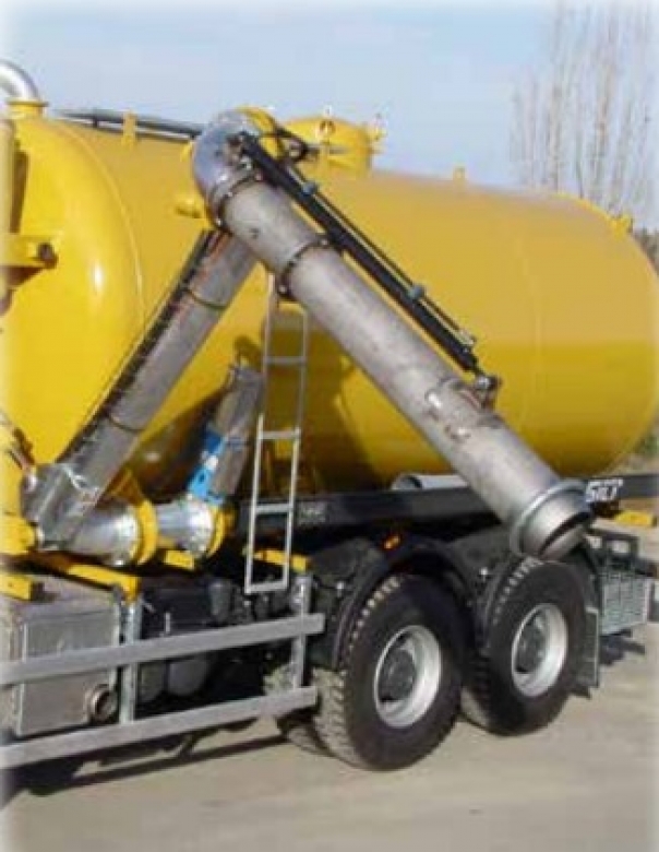 3-axle semi-trailer for liquid fertiliser Gili