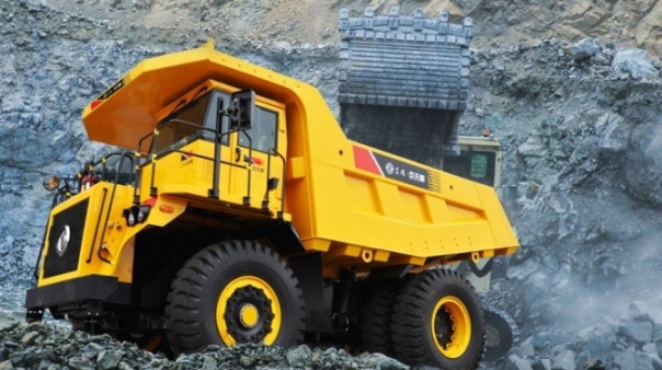 Кар'єрний самоскид Dongfeng 50