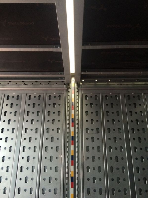 Semitrailer all-metal with lifting roof LeciTrailer