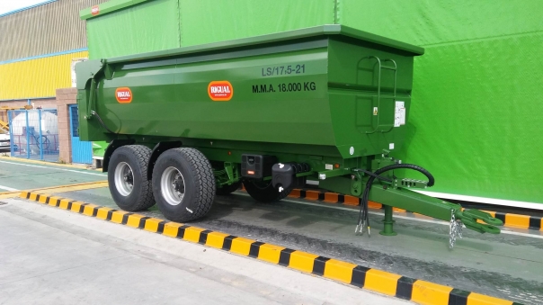 Agricultural trailer boat type Rigual.