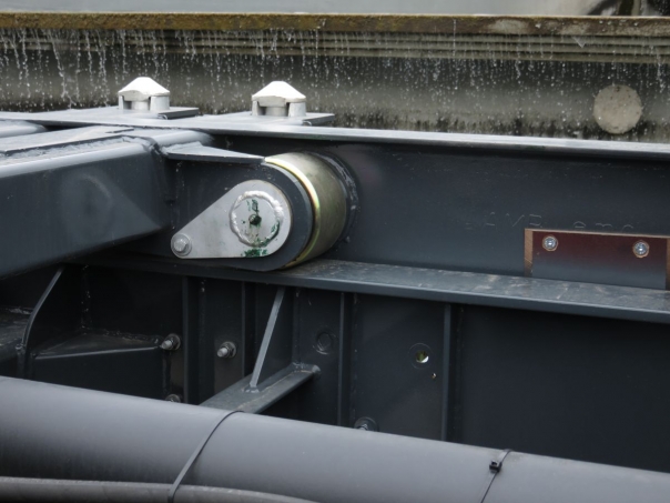 Контейнеровоз сдвижной LeciTrailer