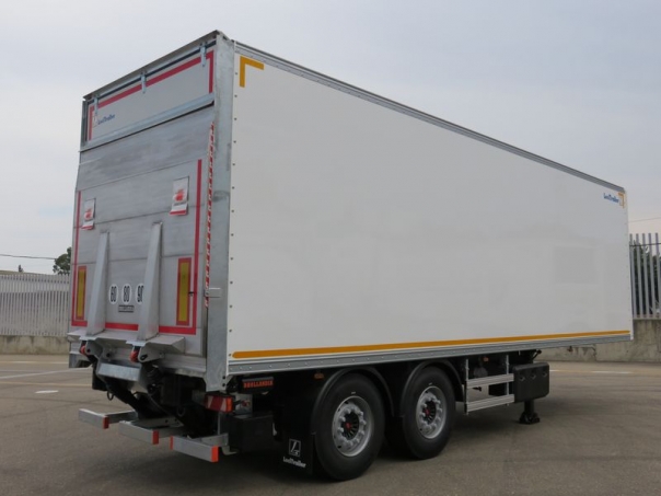 All-metal urban semi-trailer LeciTrailer