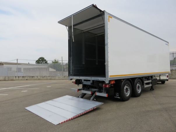 All-metal urban semi-trailer LeciTrailer