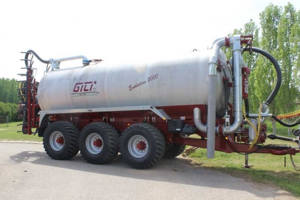 Three-axle tank trailer for liquid fertilizers Gili