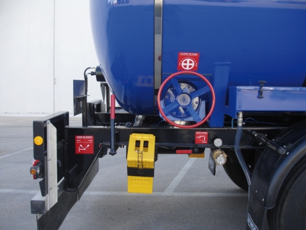 Parcisa bitumen truck