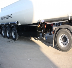 Бензовоз-паливозаправник Indox