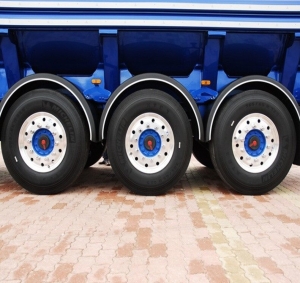 Бензовоз напівпричіп Serin