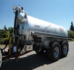Two-axle tank trailer for liquid fertilizers Gili