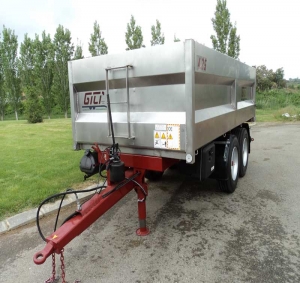 Two-axle trailer with stainless steel Gili