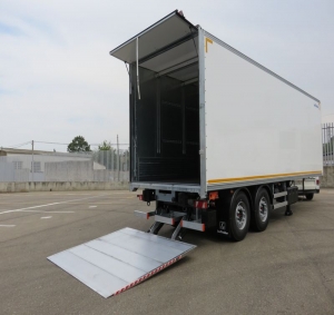 All-metal urban semi-trailer LeciTrailer