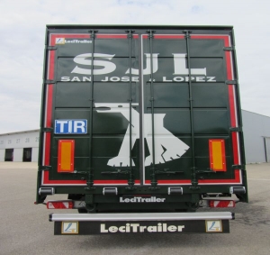 Semitrailer all-metal with adjustable beams LeciTrailer