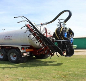 Three-axle tank trailer for liquid fertilizers Gili